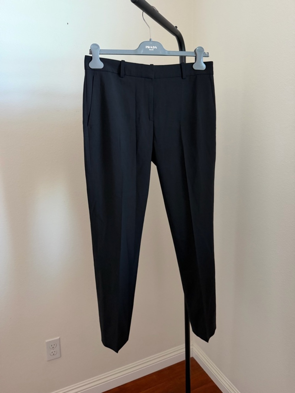 Theory Black Cropped Women's Pants - Picture 2 of 6